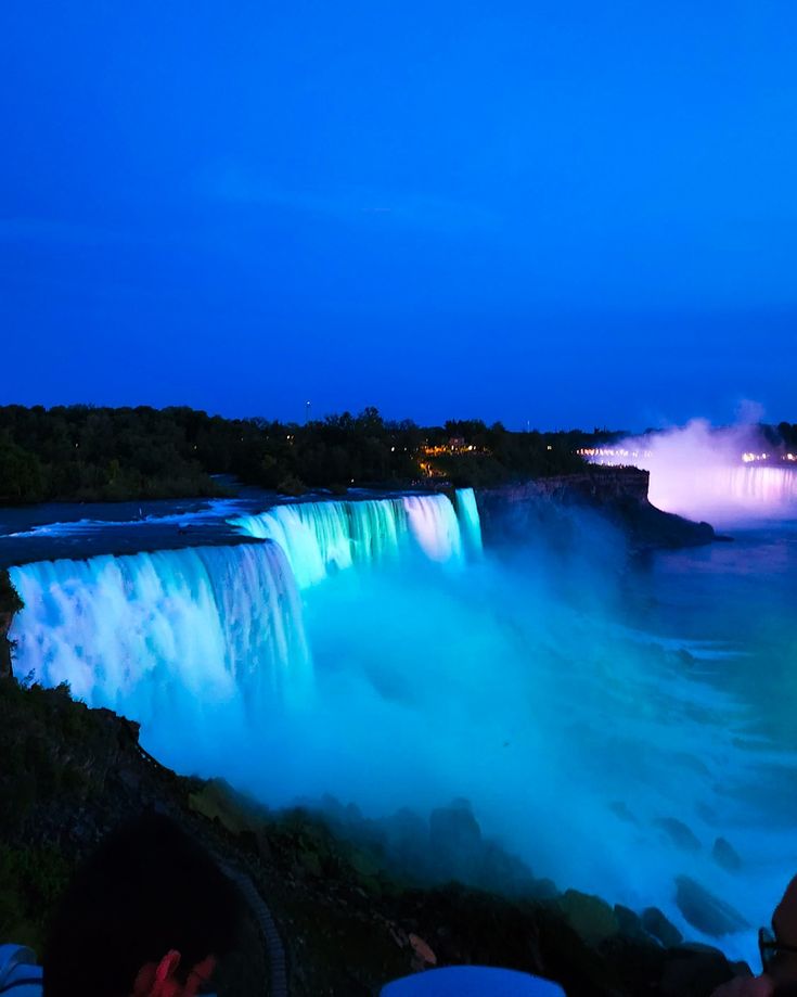 Falling in Love in Niagara